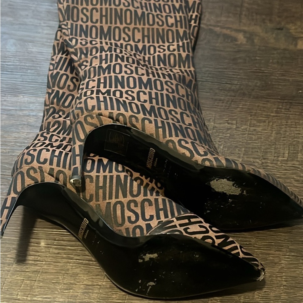 Moschino Logo Print Heeled Boots in Black and Brown